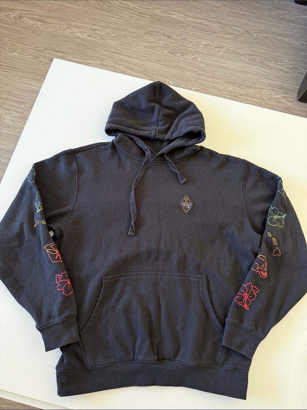 Billabong Ai Diamond Black Pullover Hoodie with Multicolor Sleeve Graphics Sz M